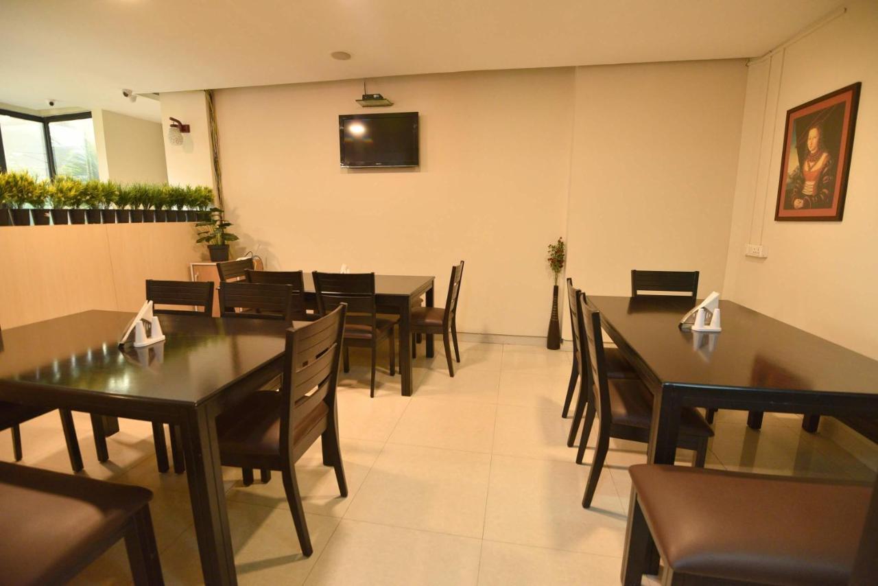 Dibrugarh Club House Hotel Ngoại thất bức ảnh
