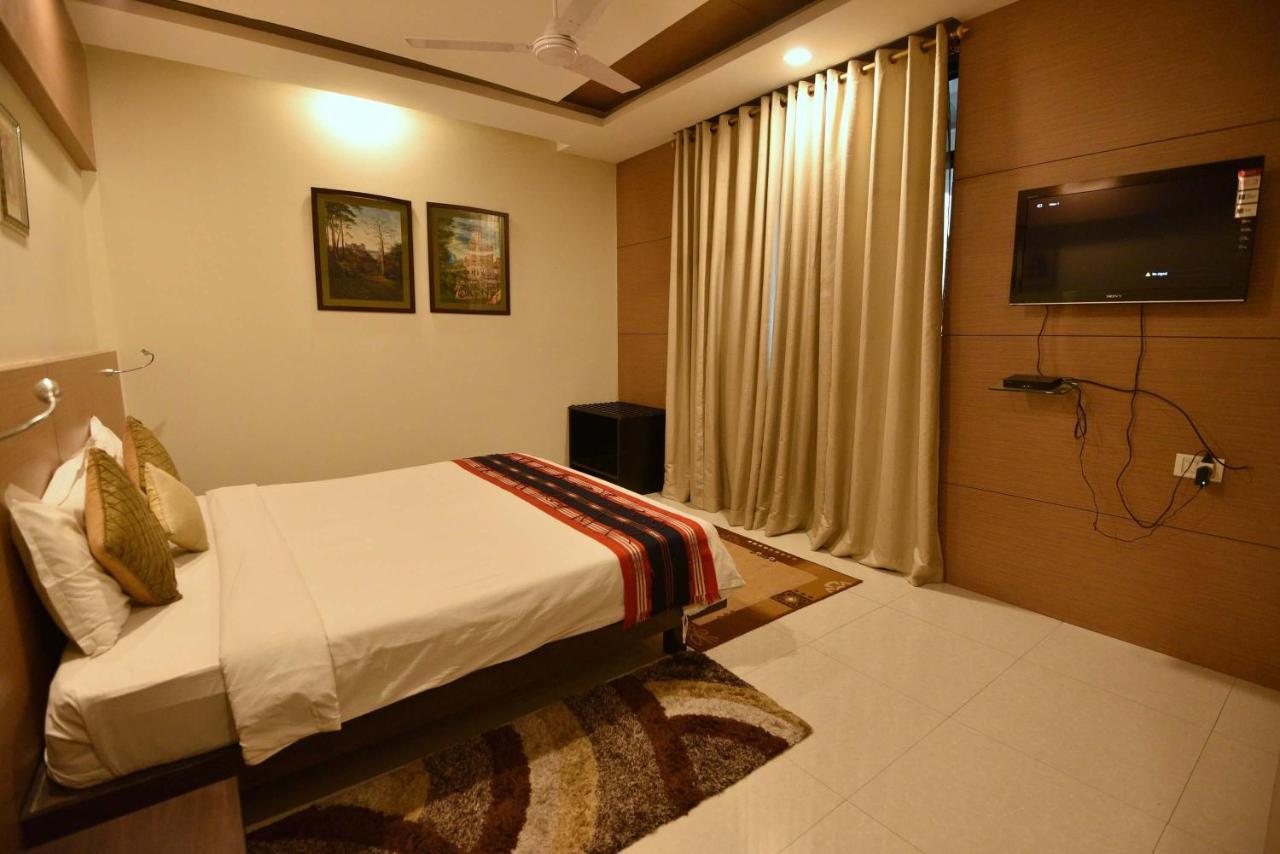 Dibrugarh Club House Hotel Ngoại thất bức ảnh