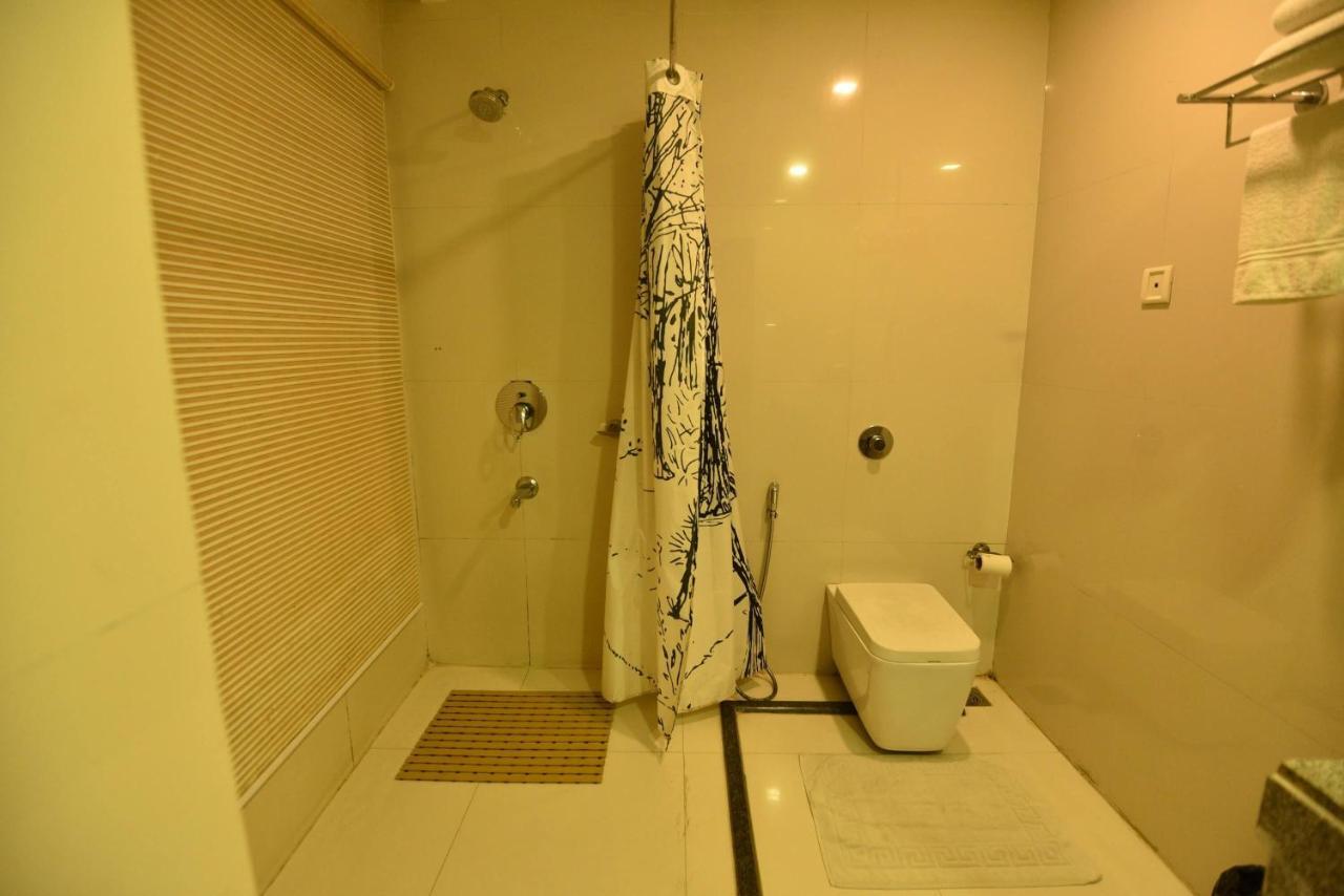 Dibrugarh Club House Hotel Ngoại thất bức ảnh