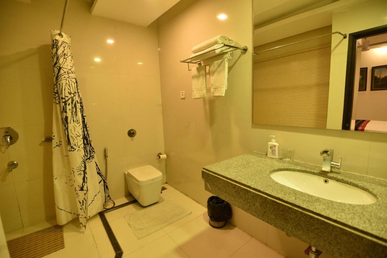 Dibrugarh Club House Hotel Ngoại thất bức ảnh