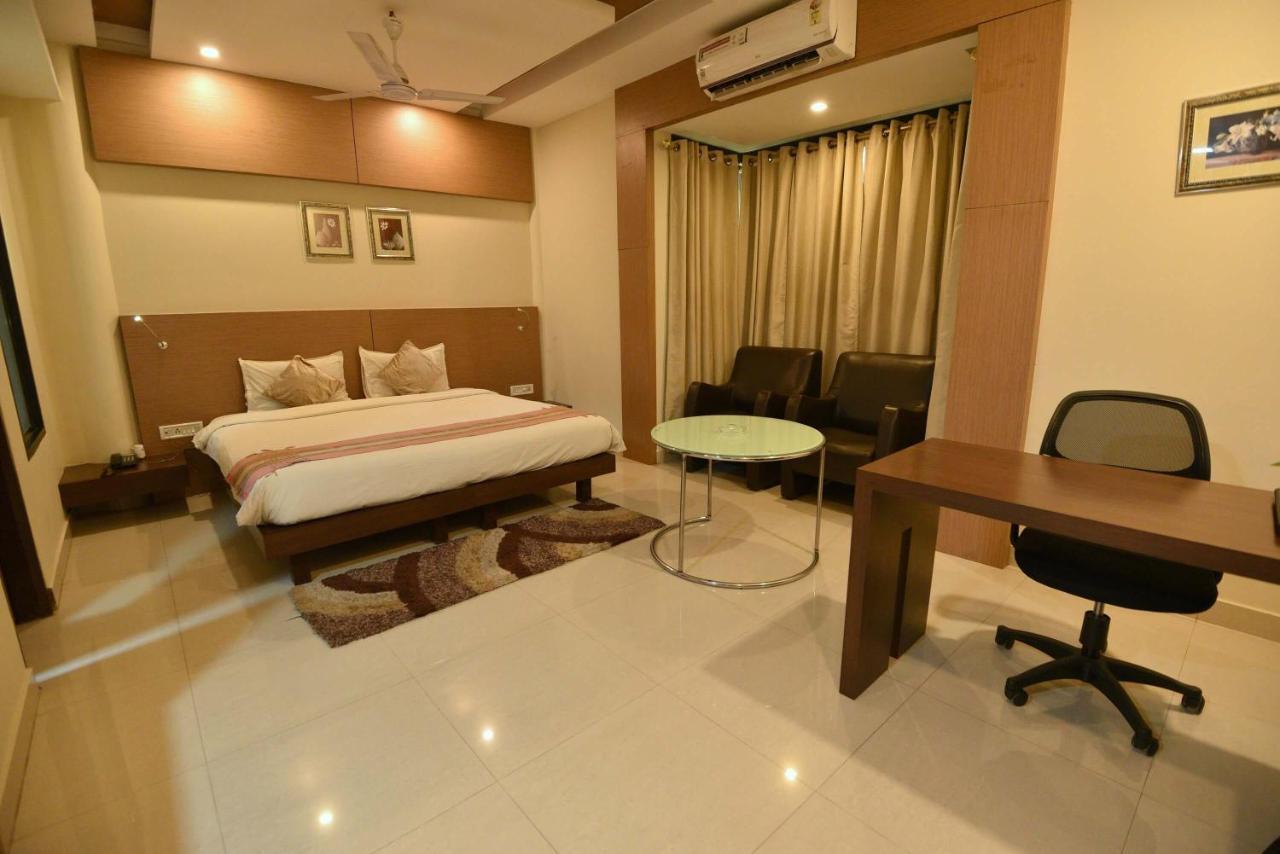 Dibrugarh Club House Hotel Ngoại thất bức ảnh