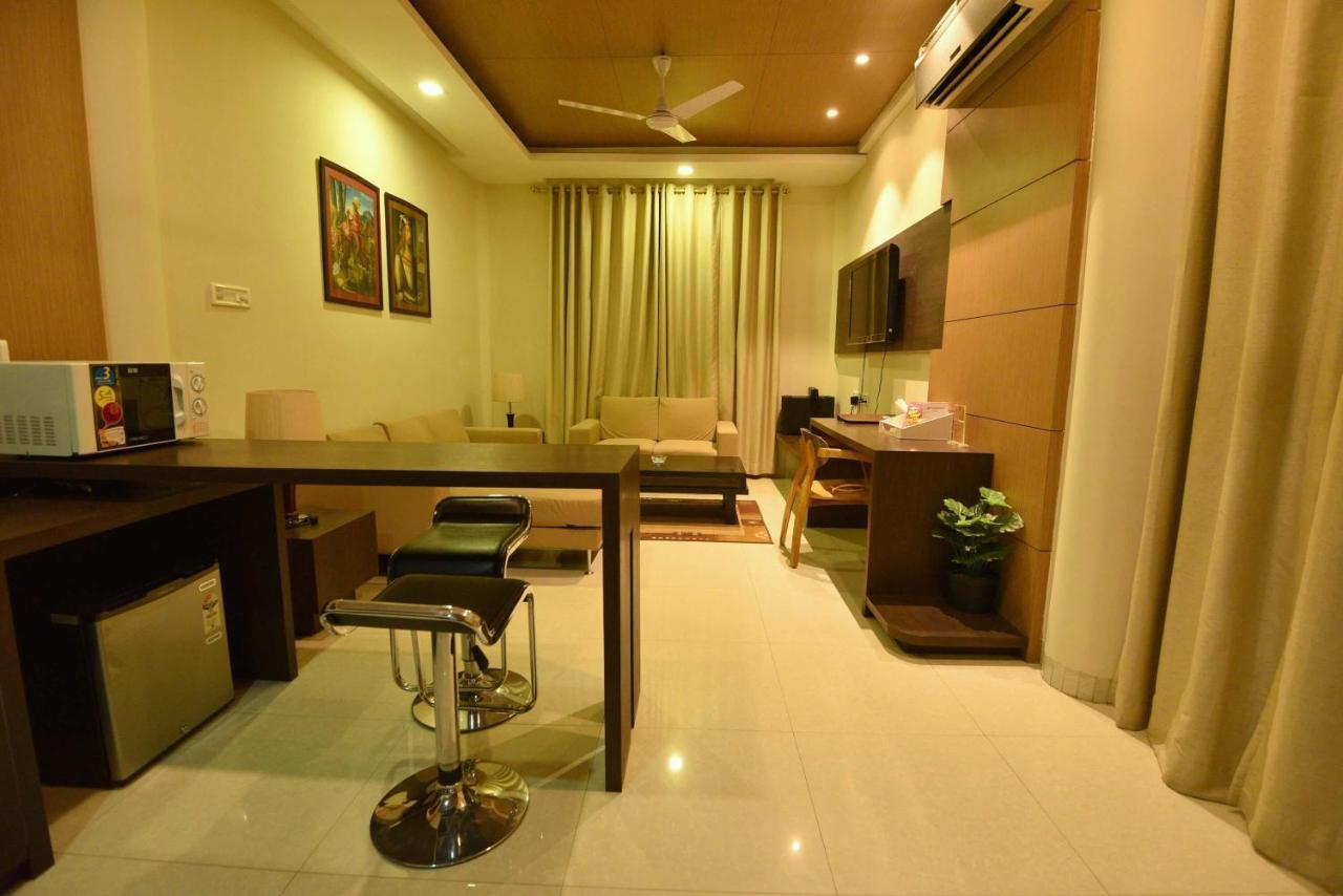 Dibrugarh Club House Hotel Ngoại thất bức ảnh